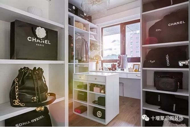 1522996370117489.png blob.png