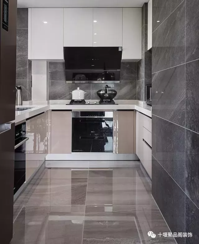 1523695170296445.png blob.png