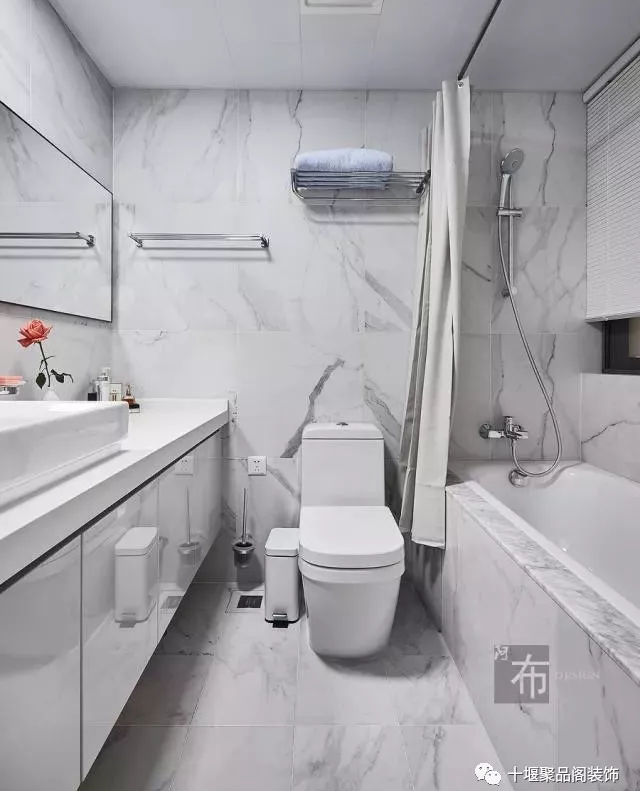 1523695272135425.png blob.png