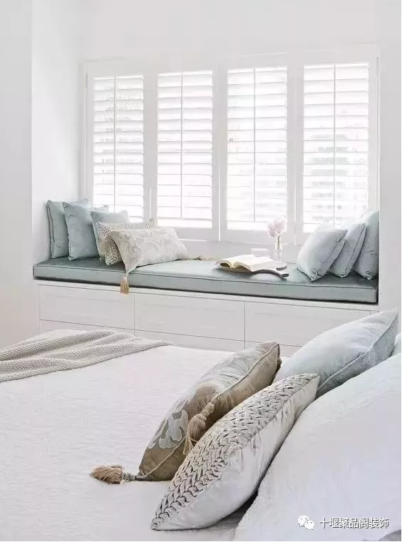 1524295333113556.png blob.png