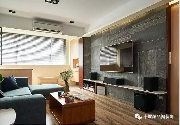 1520325635117446.png blob.png