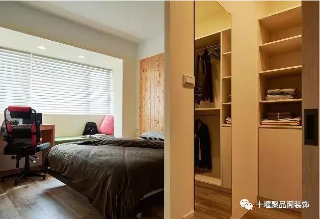 1520325863477609.png blob.png