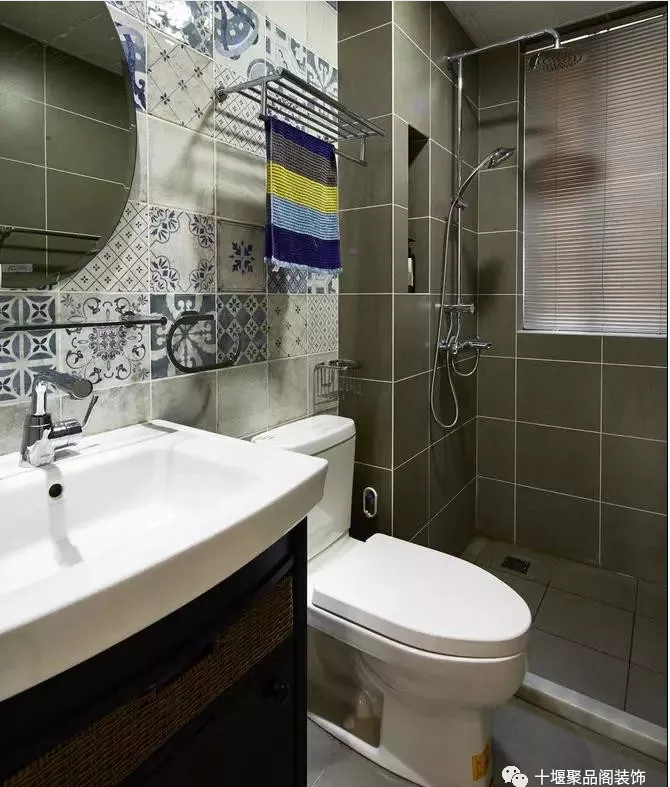 1520754148101085.png blob.png