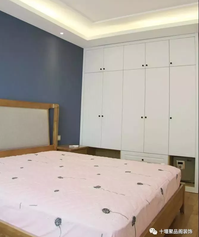 1521014915126444.png blob.png