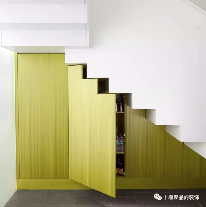 1521183972735843.png blob.png