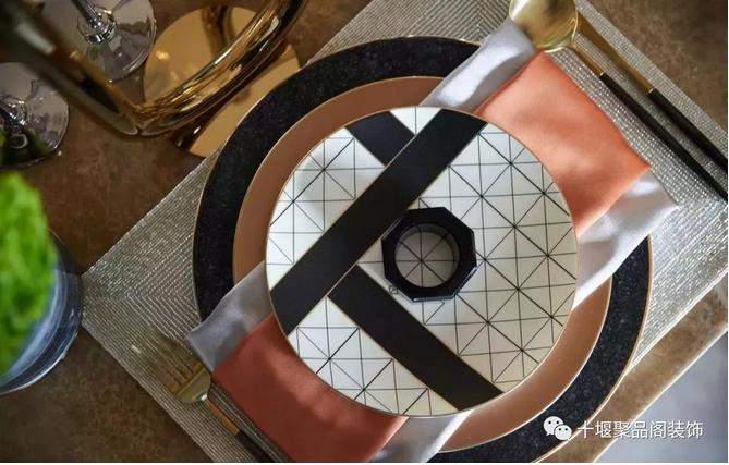 1525504834116844.png blob.png